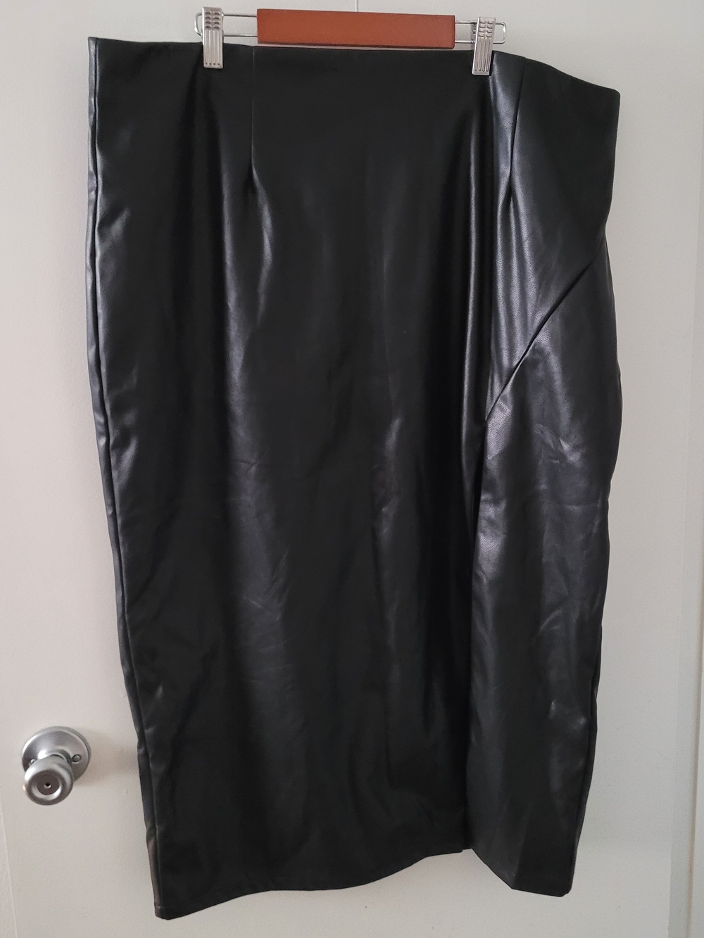 Forever 21 Plus Black Faux Leather Midi Skirt - 3X